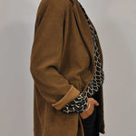 Diana - Klassisk blus med V-ringning